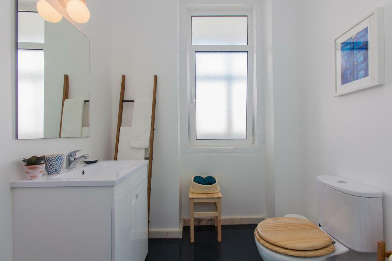 Typical Light Filled Graca Apt W Ac, By Timecooler Lisbon Luaran gambar